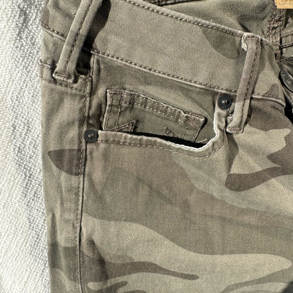 Sz 26 TRUE RELIGION CAMO PANTS - Picture 3 of 5